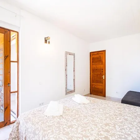 Apartment Entire 5min From Oura *